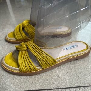 TAHARI MUSTARD YELLOW SUEDE STRAPPY CAILYN SANDALS SLIDES SZ 7 1/2